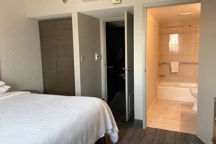 Room 17 of 43